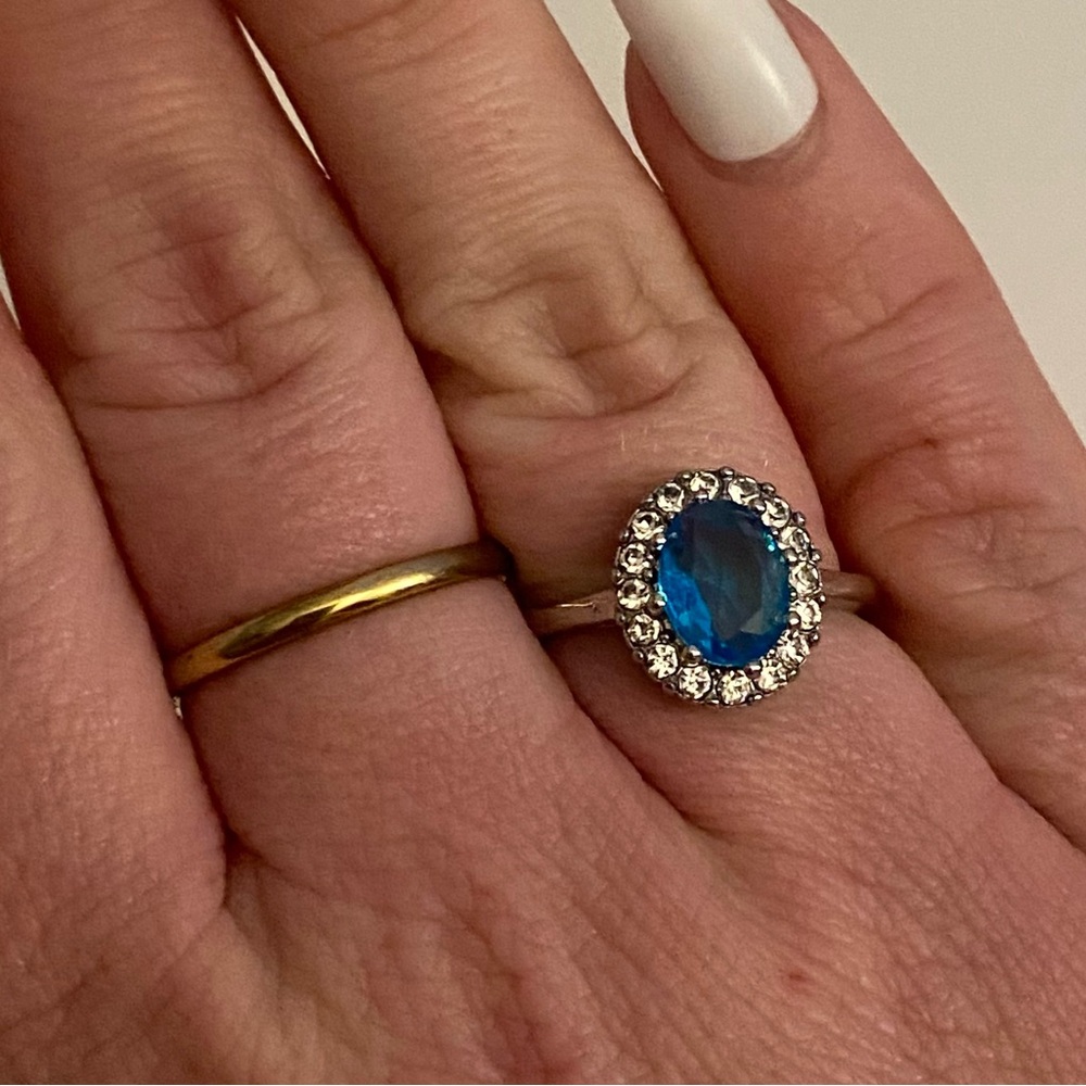 Blue Oval Zircon Ring - Picture 3 of 3